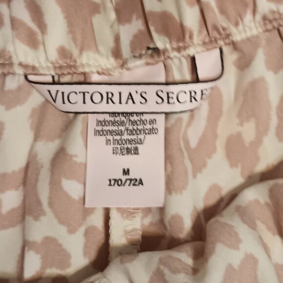 EUC ~ Victoria's Secret Cheetah Print Satin Sleep Shorts (Size:  Medium) - Picture 6 of 6